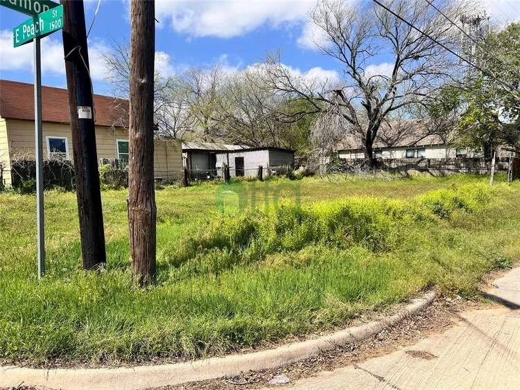 Off market investment property in Fort Worth, TX 76102