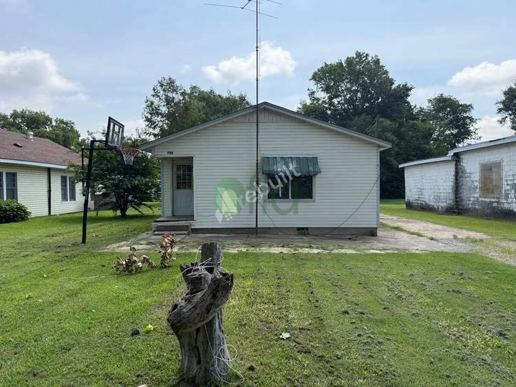 Off market investment property in Leachville, AR 72438