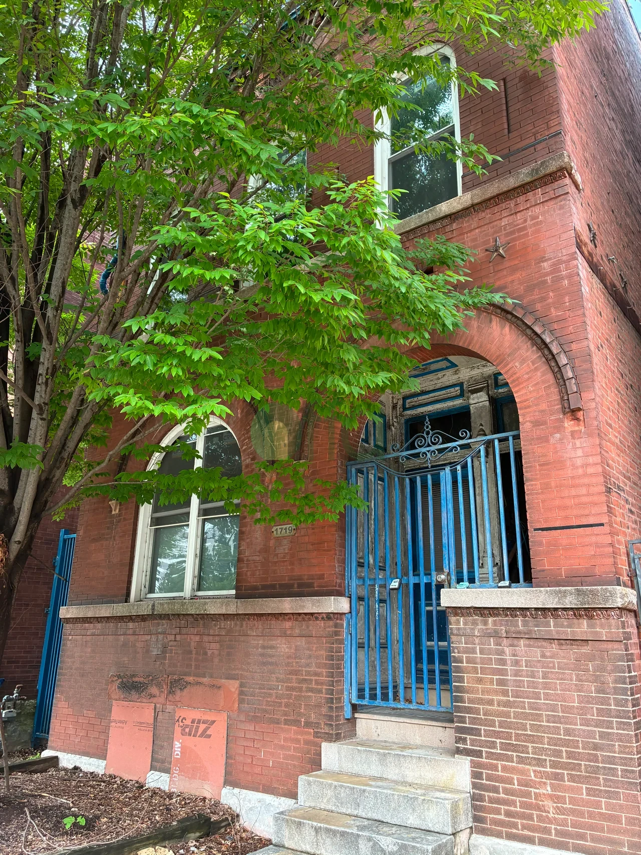 Off market investment property in St. Louis, MO 63104