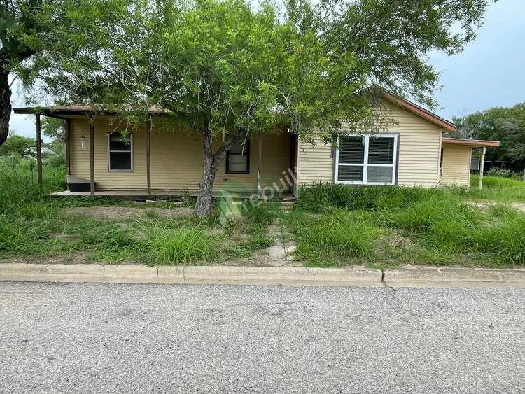 Off market investment property in Poteet, TX 78065